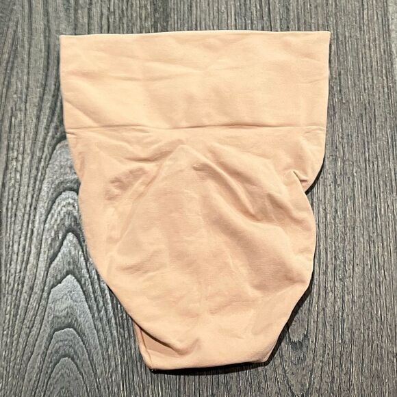 NWOT Skims Core Control Briefs Nude XXS/XS - Picture 3 of 3